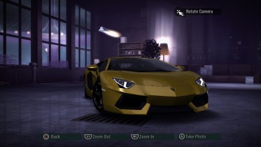 Lamborghini Aventador LP700-4 in Yellow